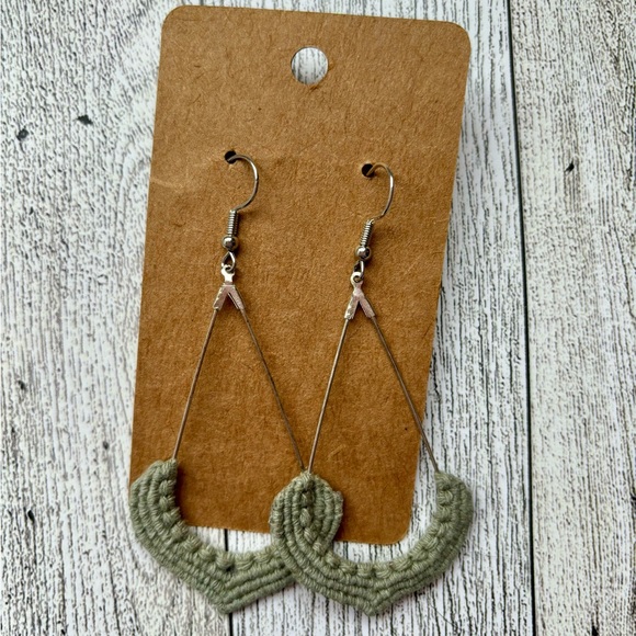 NEW Sage Half Hitch Knot Elegant Macrame Earrings - Picture 1 of 5
